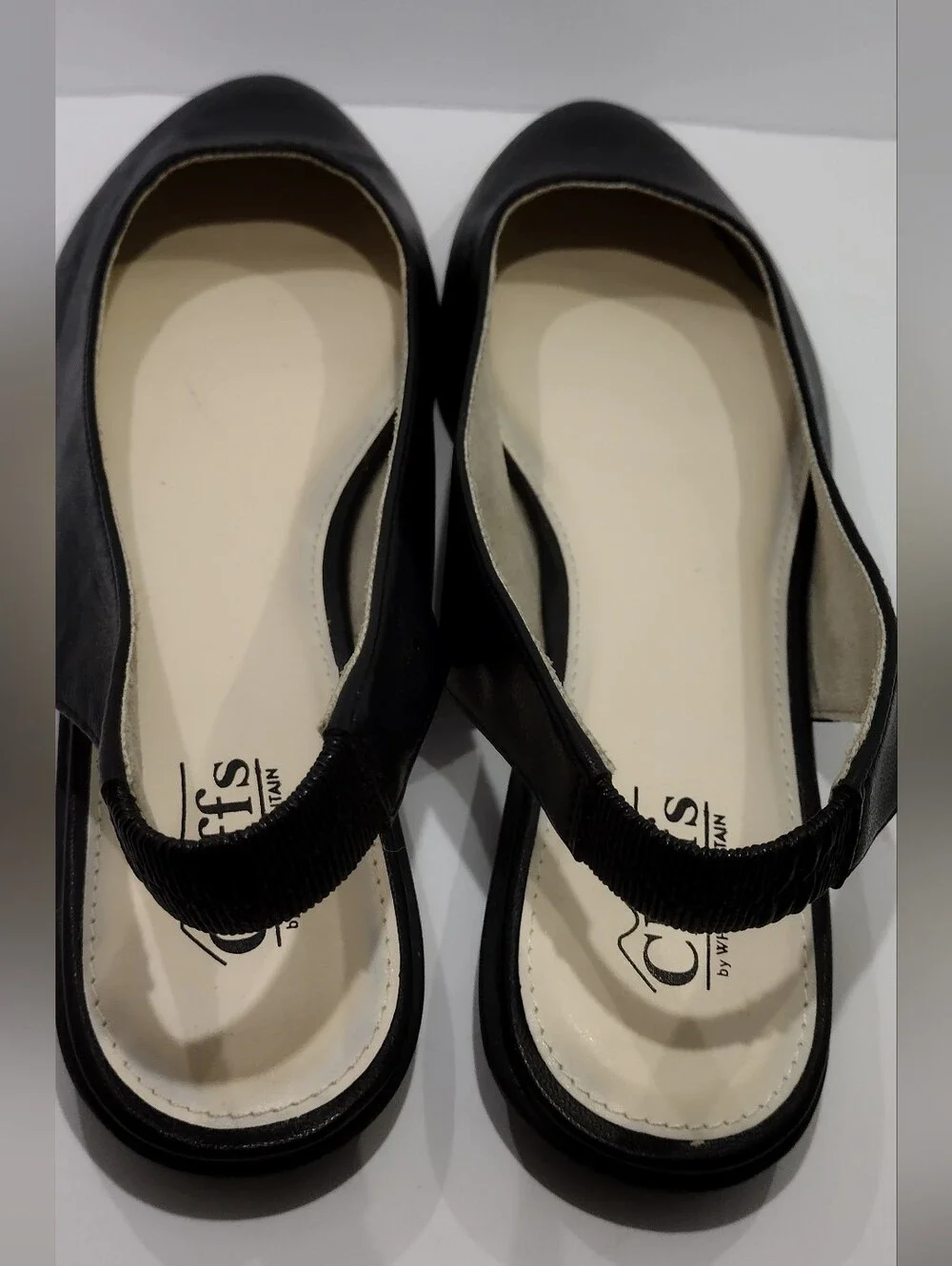 Cliffs by WHITE MOUNTAIN pre owned